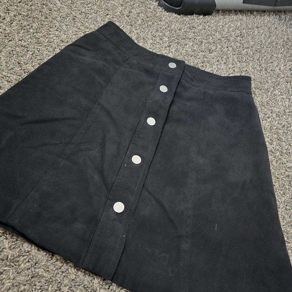 Divided Skirt - Picture 4 of 4